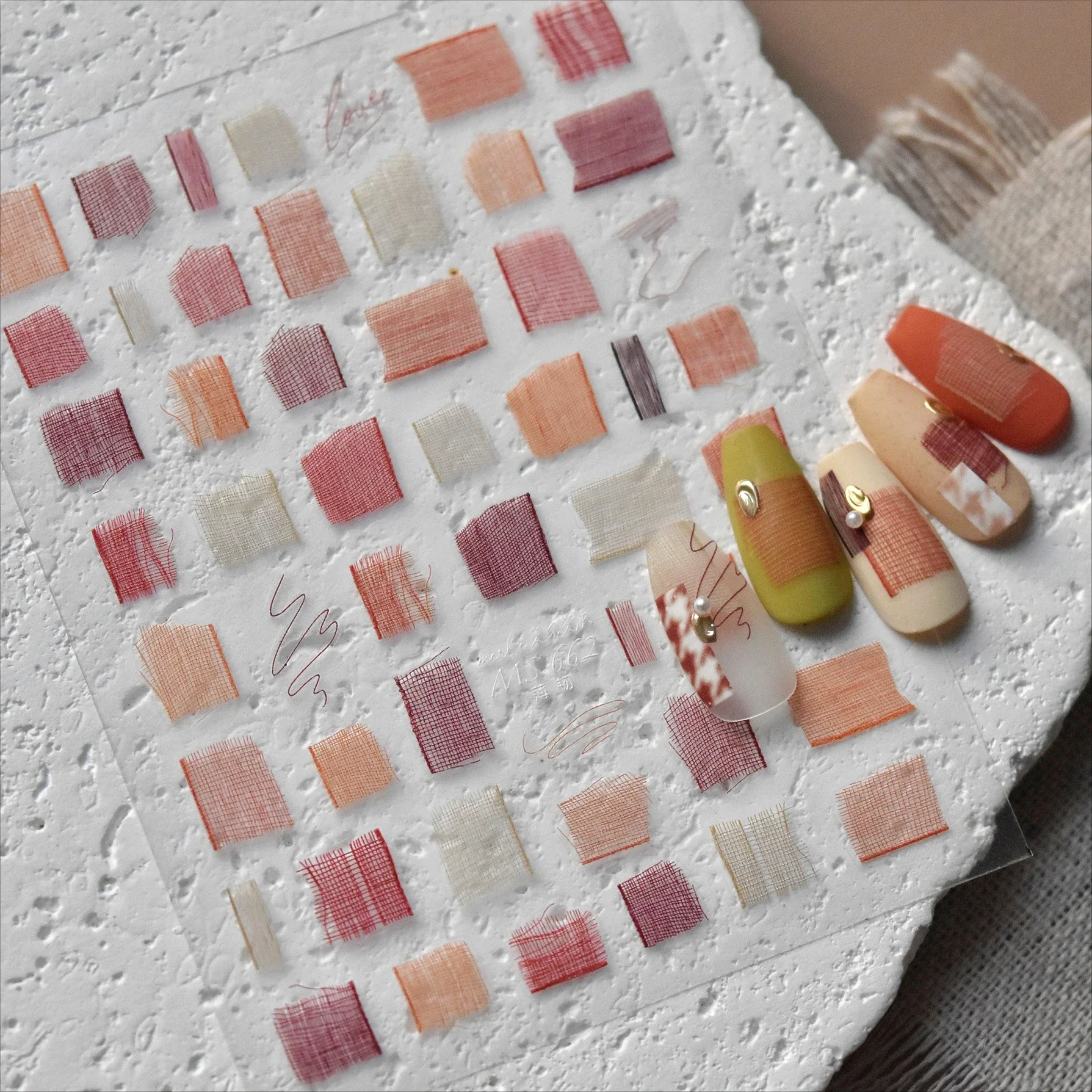 Ретро сетка с геометрическими шелковыми линиями в горошек