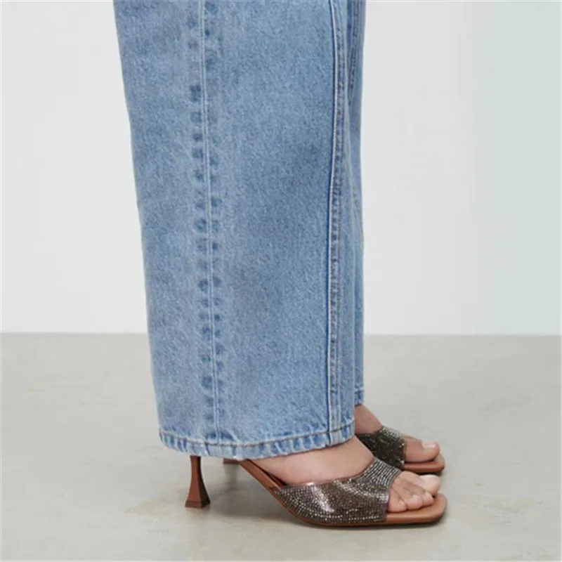 Туфли на высоком каблуке женские тапочки среднем роскошные сланцы с острым