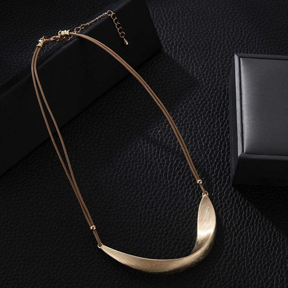 Ожерелье-чокер женское витое модное винтажное металлическое колье с подвеской в