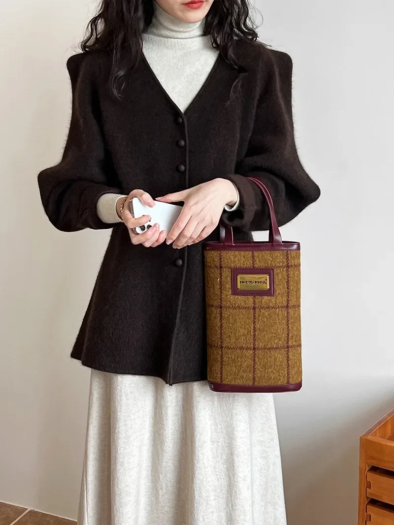 

High-quality Autumn/winter Soft Fluffy Raccoon Fur Cardigan for Women, V-neck Luxurious Bubble Sleeves Outerwear Sweaters