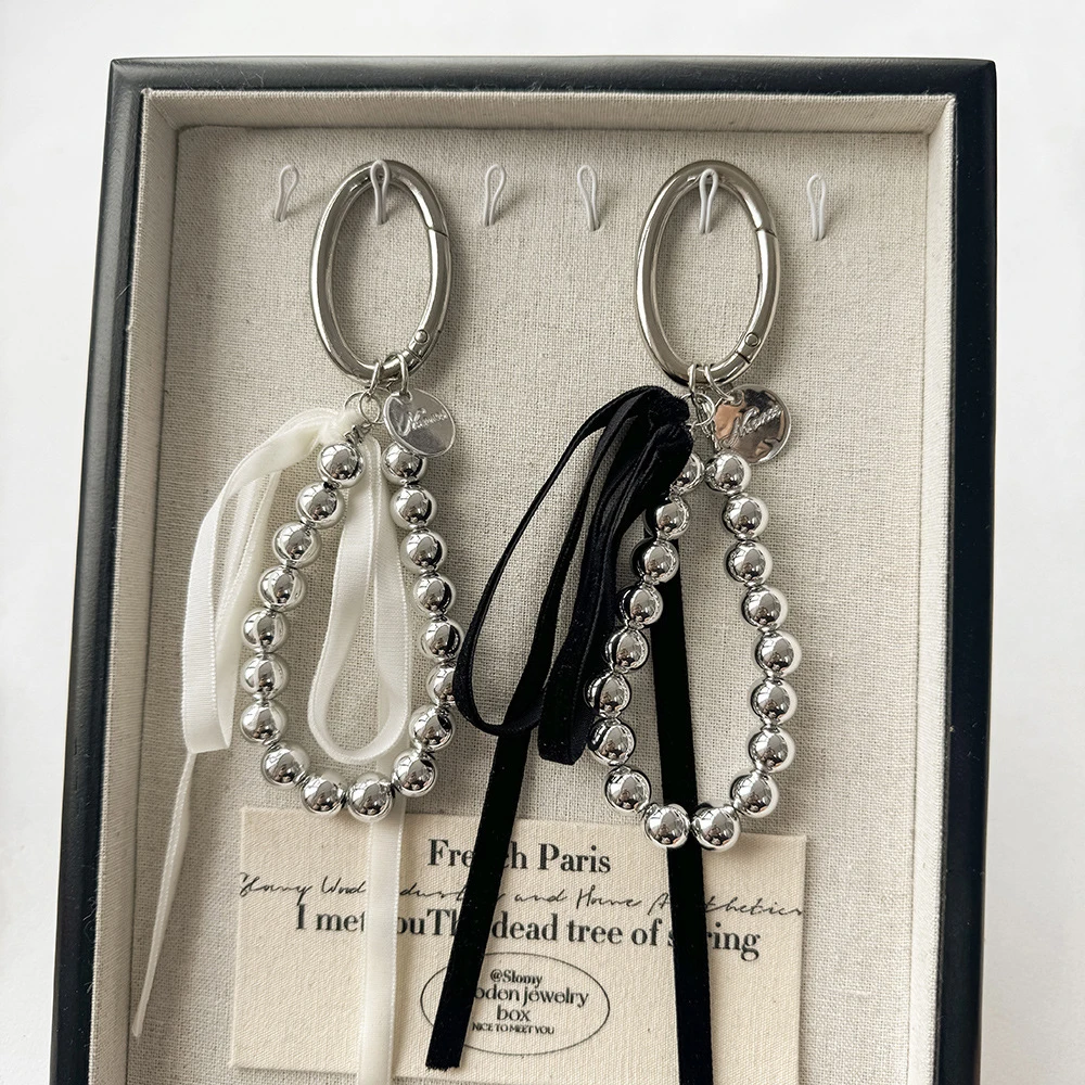 Жемчужный брелок для телефона