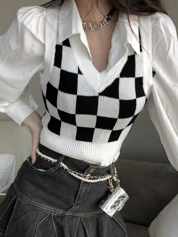 

HOUZHOU Y2K Black White Plaid Cropped Sweater Vest Women Korean Fashion Oversize V-neck Checkered Knitted Jumper Female Tops