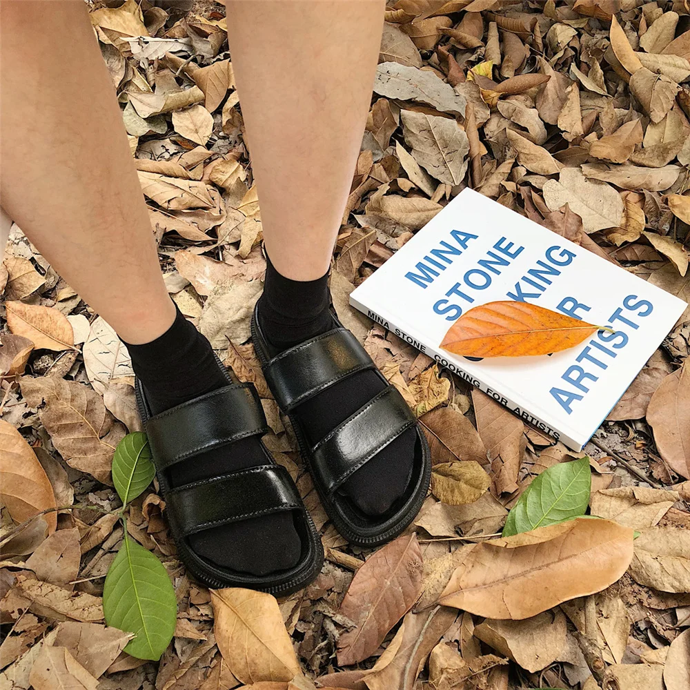 Fashion Light Weight Casual Women's Rubber Sandals Cool Outdoor Slippers Summer Flip Flops Comfort Non Slip Woman Beach Shoes