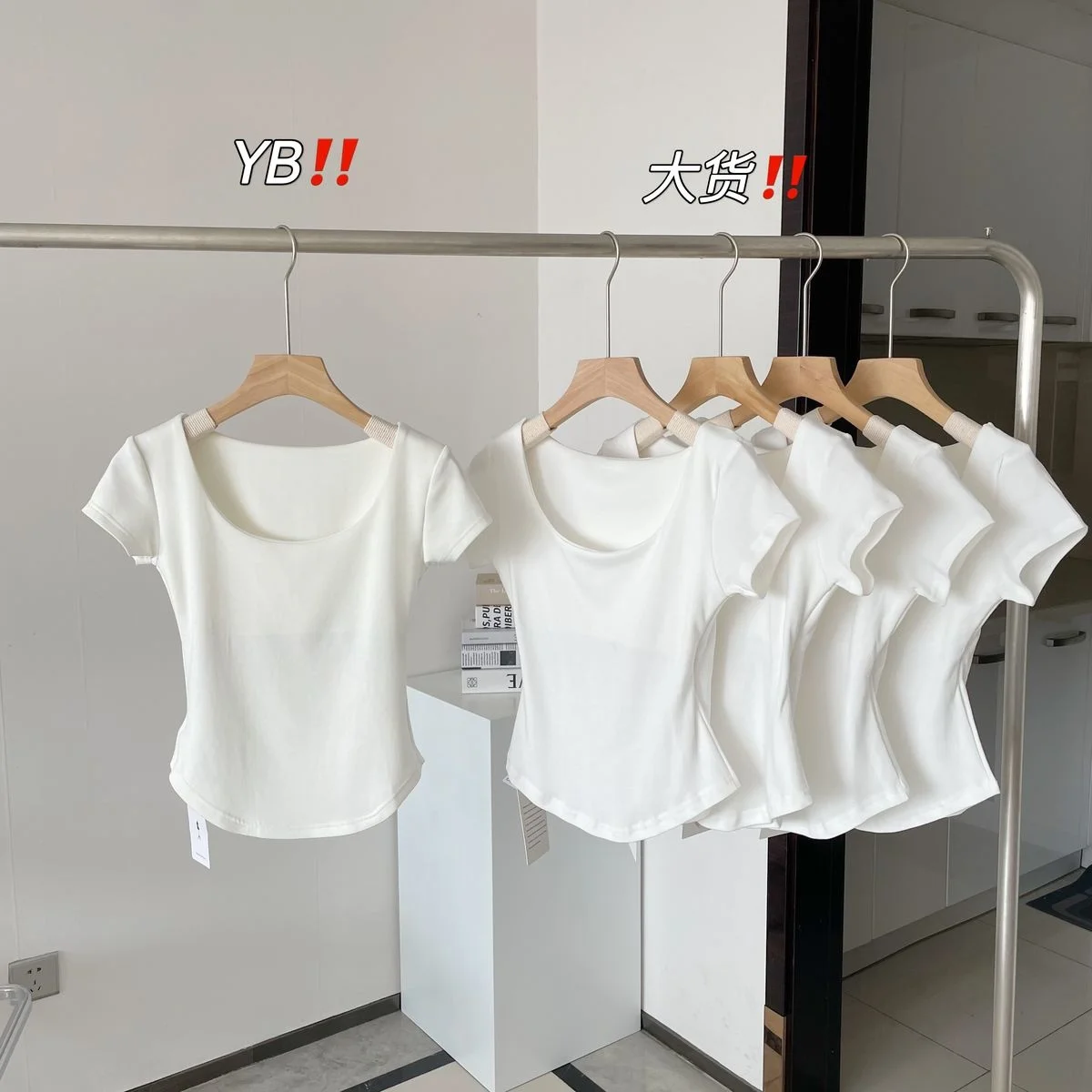 

Футболка женская с коротким рукавом и круглым вырезом