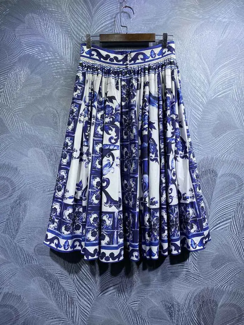 

100% cotton 2022 summer women runway blue and white porcelain printed long skirts high waist swinging pleated skirt B109