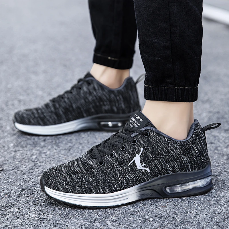 New Men's Sneakers Outdoor Running Sport Shoes Men Breathable Casual Sneakers Non-slip Air Cushion Tennis Shoes