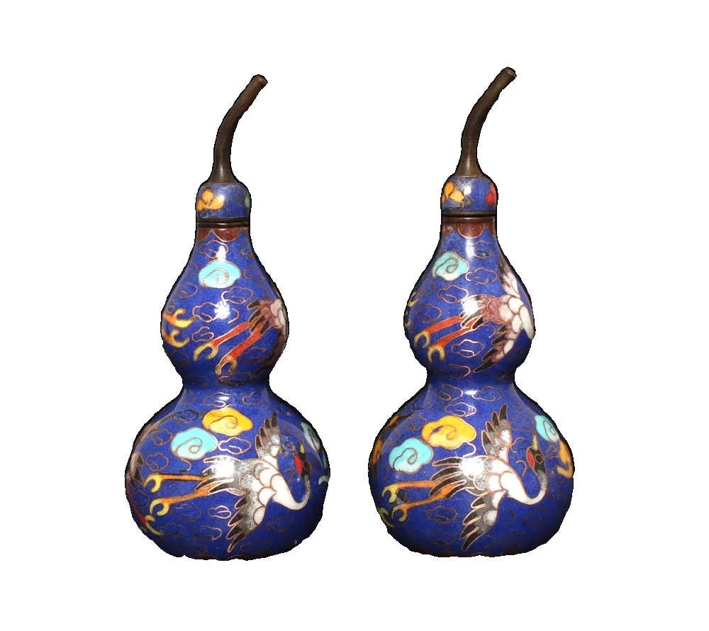 

Перегородчатая и эмалированная краска Моцарта, журавли и облака, украшенная тыквой, надпись Сплетницы, пара китайских