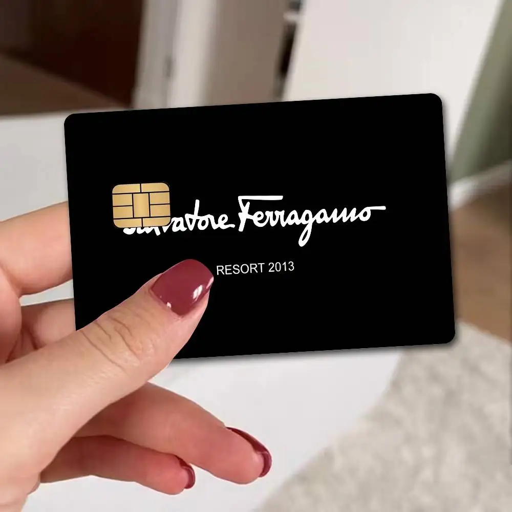 Фото Наклейка-пленка S-Salvatore F-Ferragamo с аниме-дизайном для кредитных, дебетовых, банковских и проездных карт №3