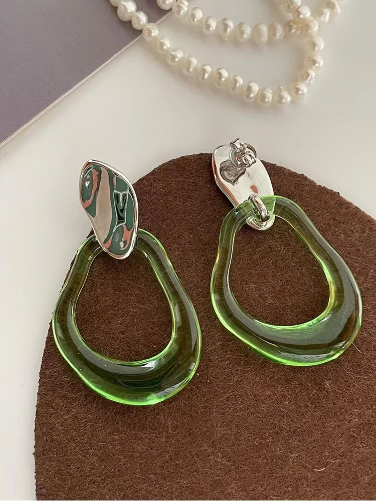 

Fashionable and simple style popular green earrings for summer