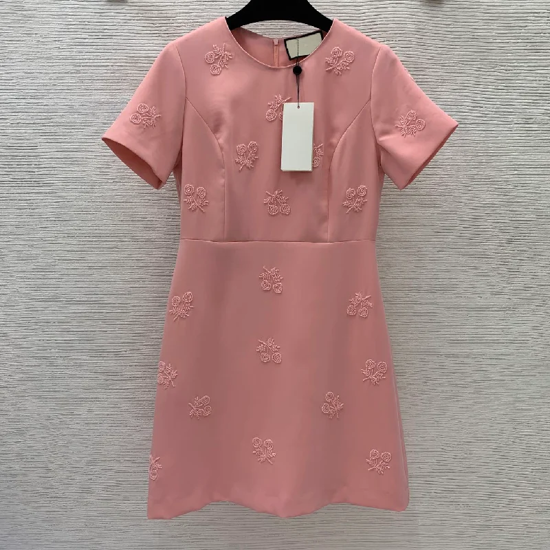 

2022 fashion full body cherry beaded embroidery women's dress high quality A-line skirt round neck short sleeve women's dress