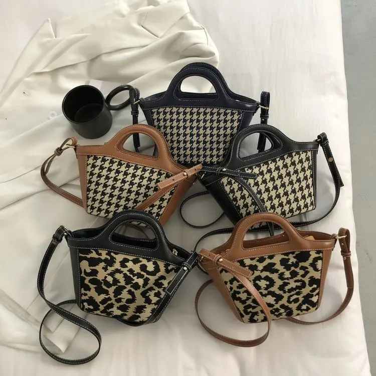 

2022 New Fashion Crossbody Houndstooth Patchwork Handbag Versatile Portable Zipper Portable Bucket Shoulder Bag Ladies Women