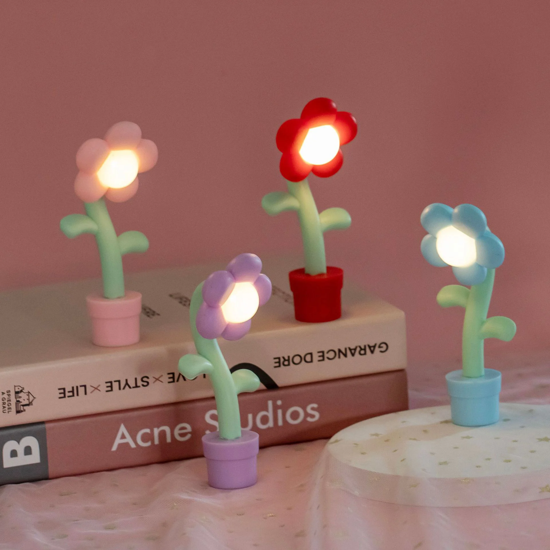 

Новая Милая Светодиодная настольная мини-лампа в форме цветка, романтическая Маленькая ночная лампа, детская игрушка для игрового домика, рождественский подарок