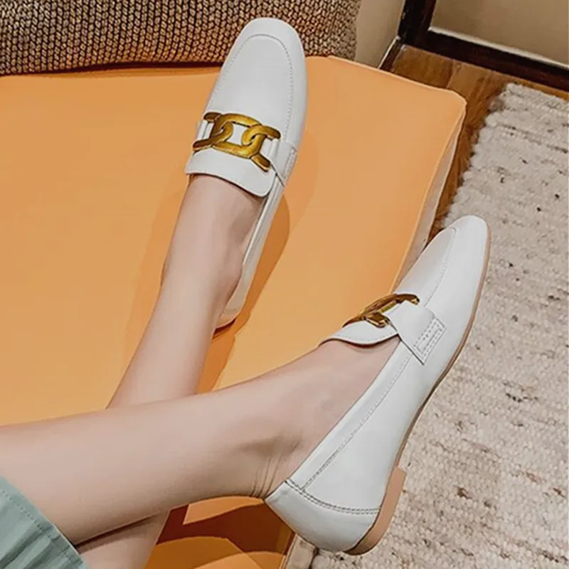 Women's Single Shoes 2023 Spring and Autumn New Round Head Metal Buckle Casual Versatile Outdoor Step on Flat Bottom Lefu Shoes
