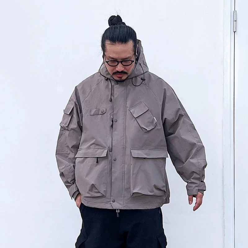 

Japanese Men Streetwear Vintage Fashion Outdoor Loose Hooded Cargo Jacket Cityboy Waterproof Windbreaker Coat Male Overcoat