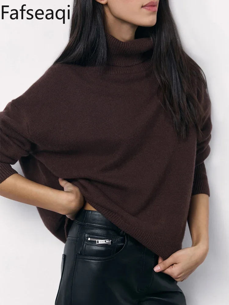 Женский свитер оверсайз однотонный вязаный пуловер с высоким воротником и