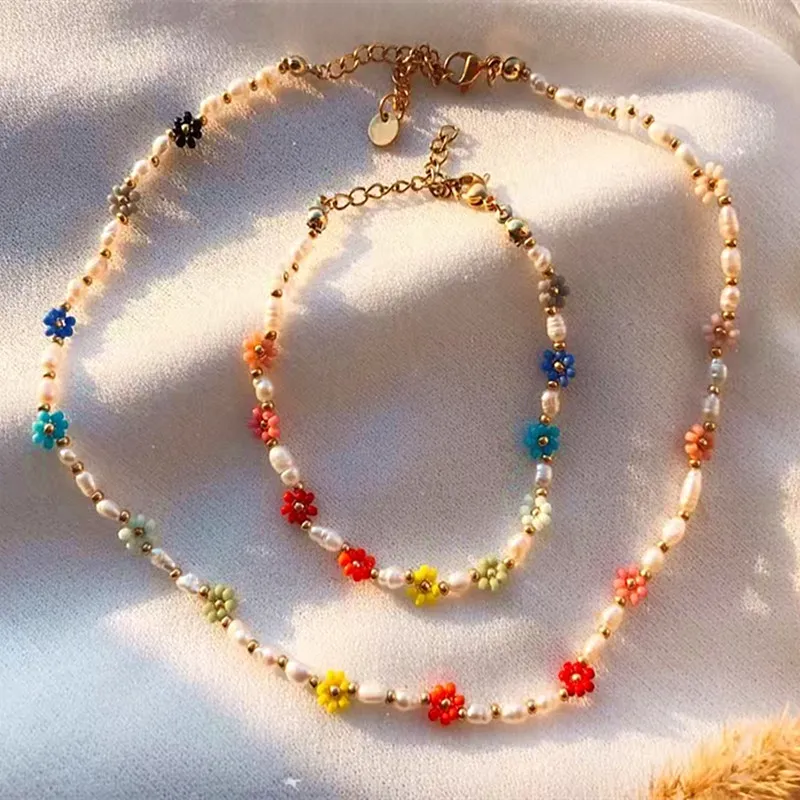 

Natural Pearls Handmade Ladies Necklaces Stained Glass Beads Small Flowers Boho Fashion Jewelry Ladies Accessories