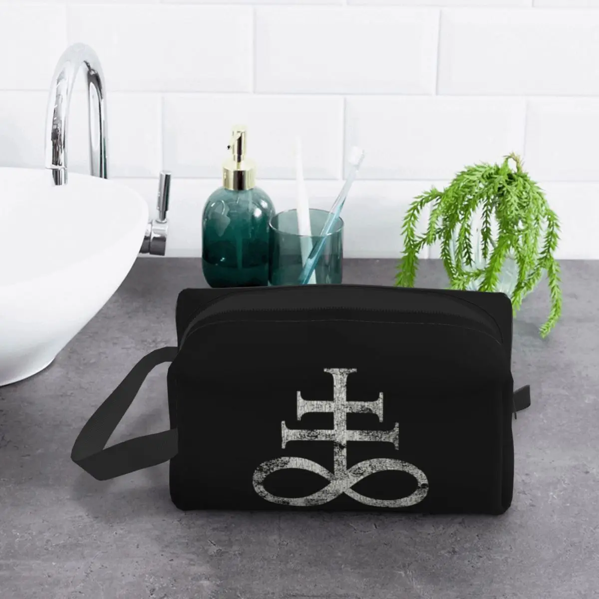 Kawaii ношеная левиазанская сатановая дорожная сумка для туалетных