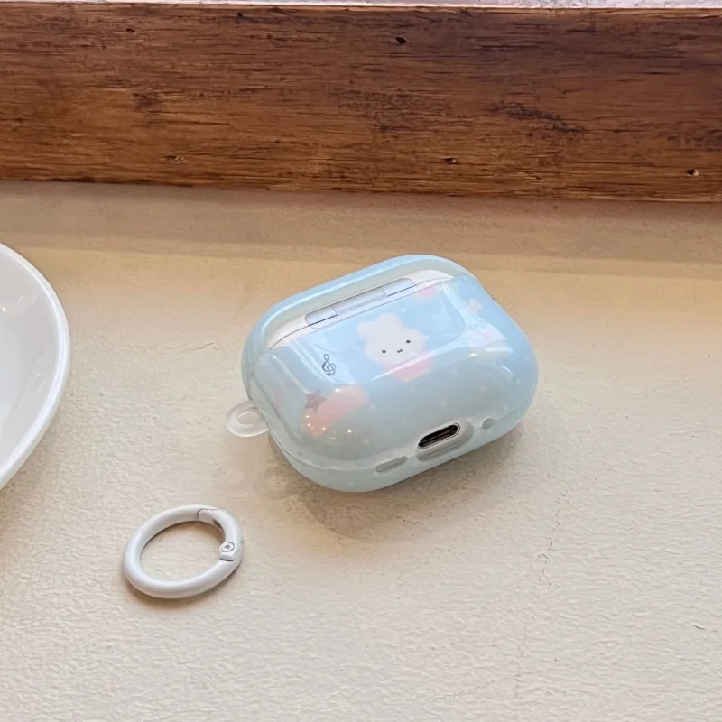 Фото Корейский милый чехол для наушников с кроликом Миффи для Apple Airpods 4 3 2 Pro 3, силиконовый чехол с подвеской, мультяшный дизайн, чехол для зарядки наушников. №5
