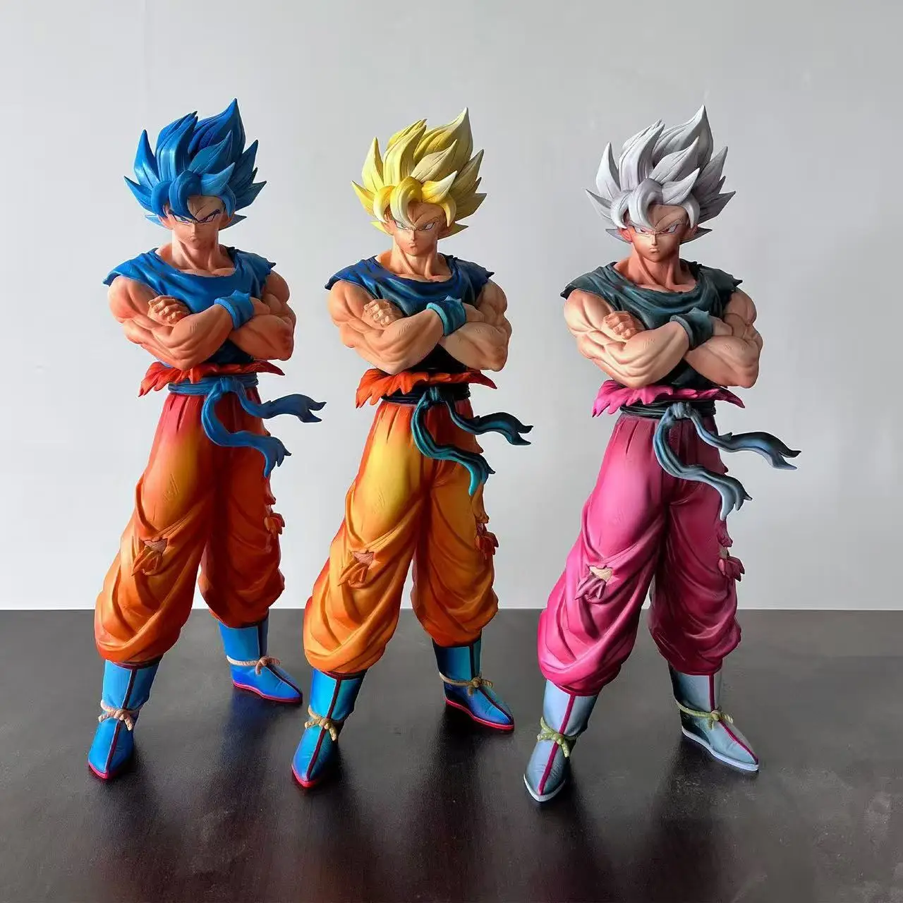 Фото Фигурка YJ Dragon Ball Z: Супер Сайян 2 Гоку (SSJ2) и Супер Сайян 1 Сон Гоку (SSJ1) — Коллекционные ПВХ-фигурки, игрушки, подарки №1