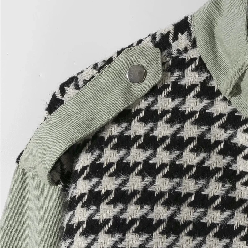 2020 New Women's Fashion Round Neck Color Matching Thick Strip Knitted Loose Geometric Long Sleeve Sweater