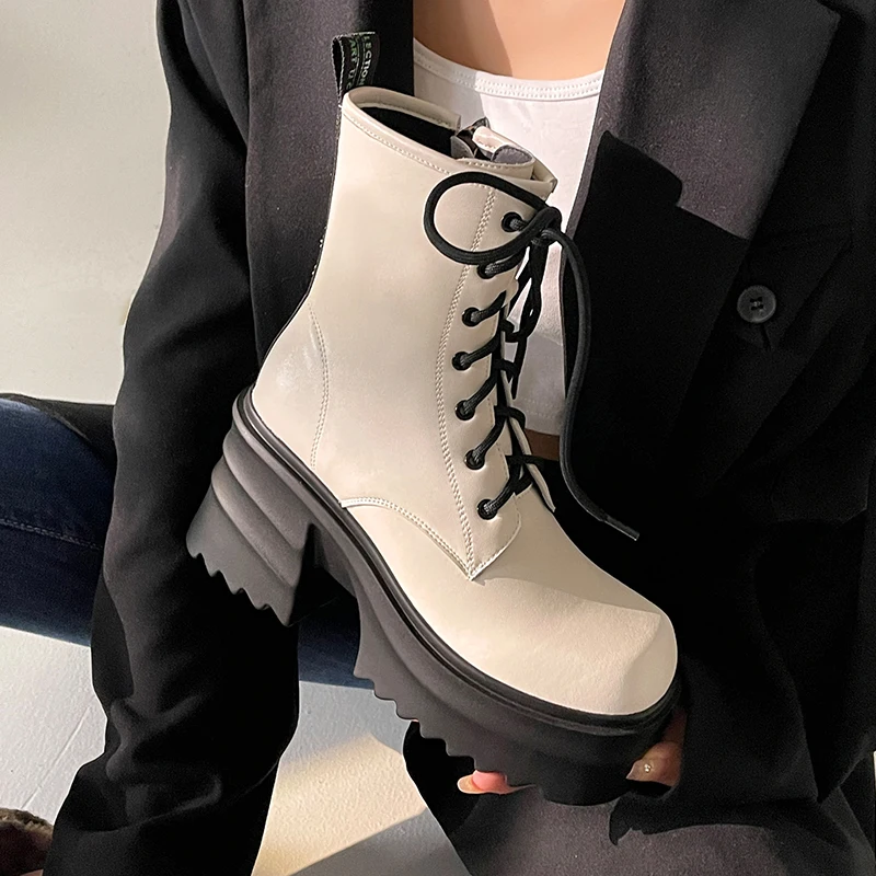 

YPP 2023Black Beige Ankle Strap Woman Shoes Autumn Winter Biker Boot 9cm Platform Ankle Martin Boots Women Classic Lace-up