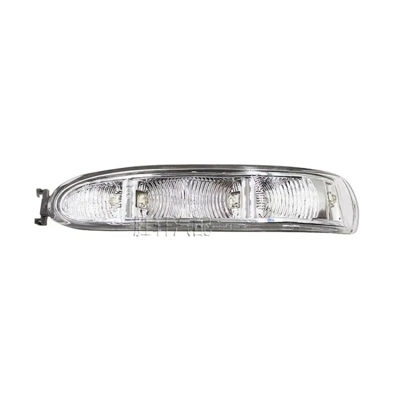 Фото Указатель поворота в боковое зеркало для Mercedes-Benz W209 CLK 2002-2009 (CLK200, CLK220, CLK240, CLK270, CLK280), Viano W639 №2