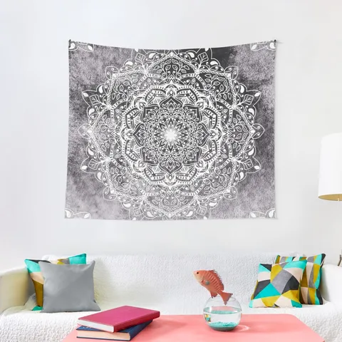 Техники монтажа гобеленов на вертикальные поверхности: полезные советы