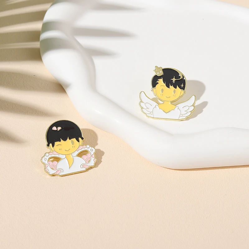 

Yuzuru Hanyu Enamel Pin Lovely Chibi Figure Skating Metal Badge Pin With Exercise/X-Games Brooch Bag Buckle Wholesale