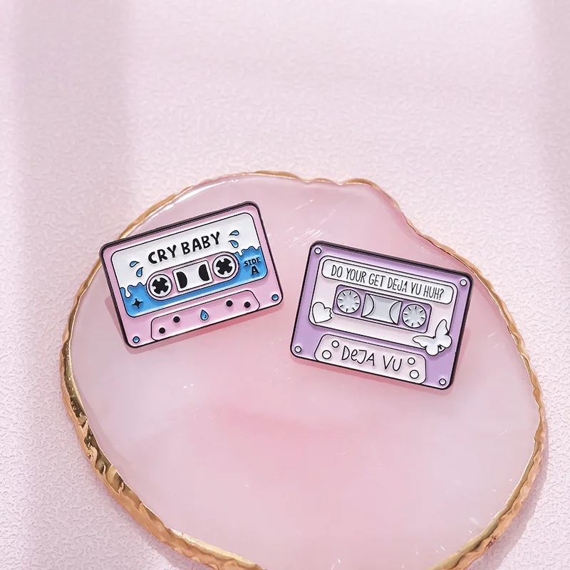 Винтажные эмалированные булавки с лентой на заказ броши DEJA VU HUH значки лацканах