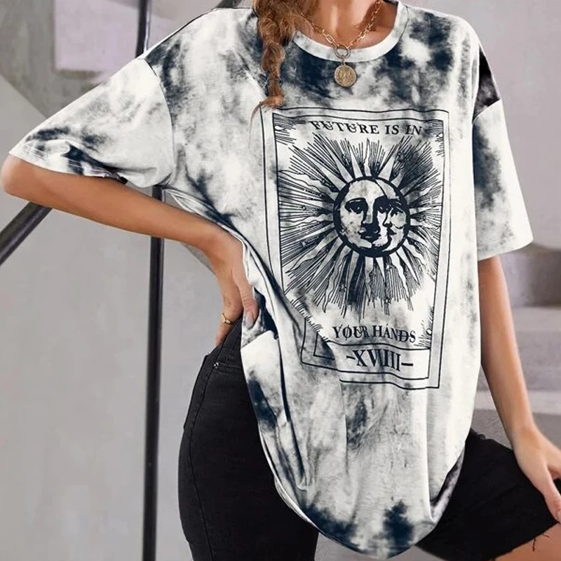 

Tie Dye Letter Sun Print Graphic Tee Harajuku Vintage Streetwear Loose Casual Woman Tshirts Short Sleeve Y2k Aesthetic Tops Tees