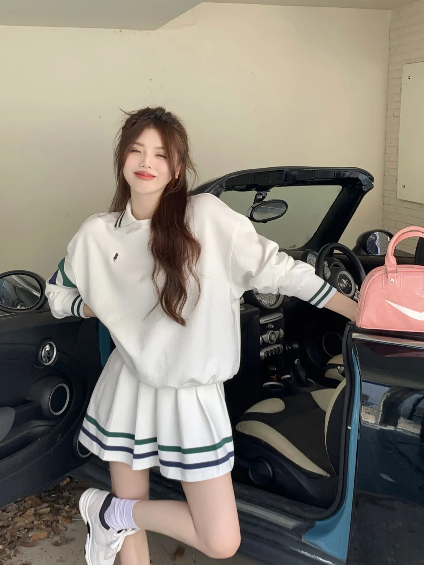 

Костюм для гольфа белый из двух предметов свитер юбка одежда для гольфа для спорта для женщин новый стиль весна-лето костюмы для тенниса шор...