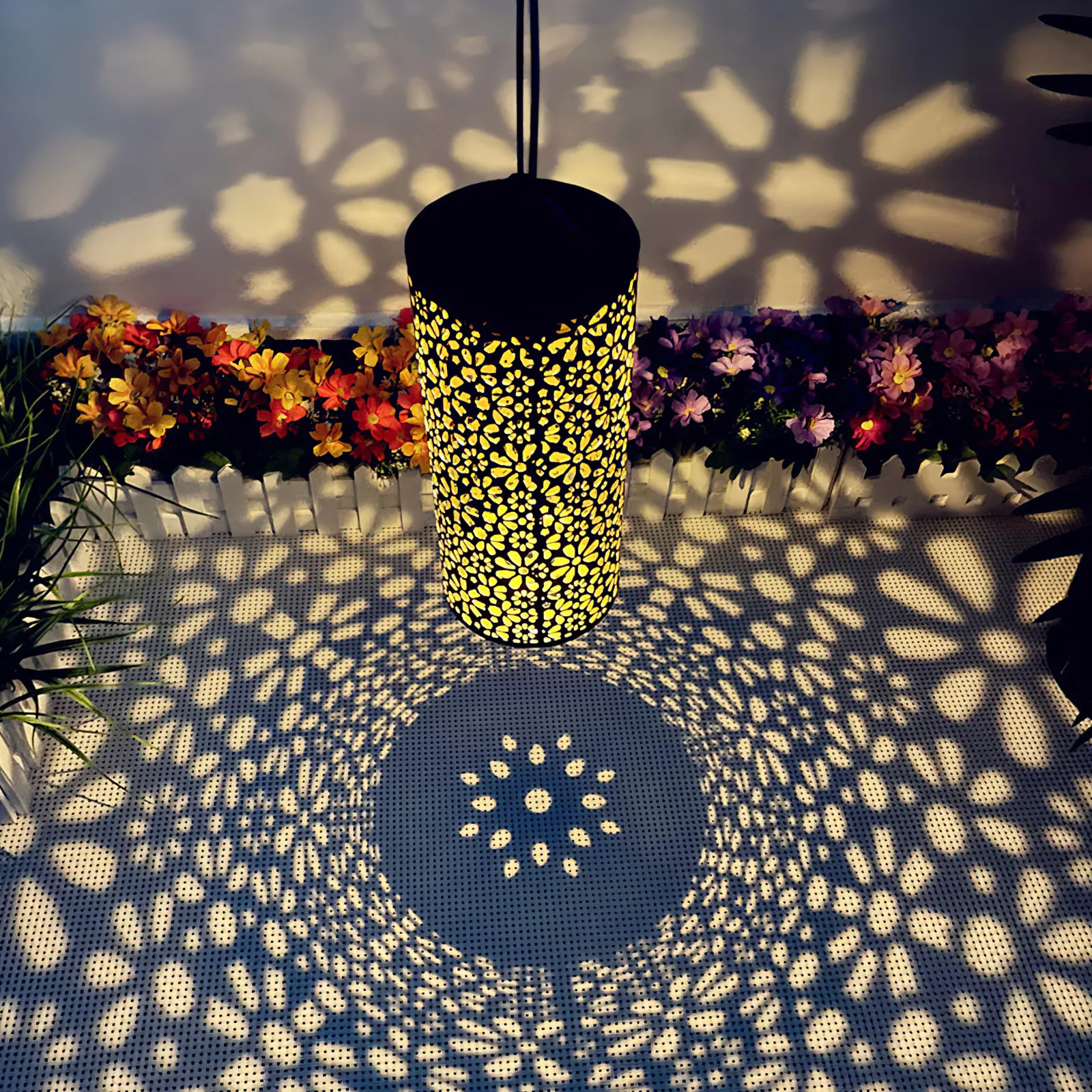 

Solar Lawn Decorative Lamp IP55 Wrought Iron LED Lamp 600mAh LED Solar Landscape Lamp With Hollow Sun Flower Pattern For Garden