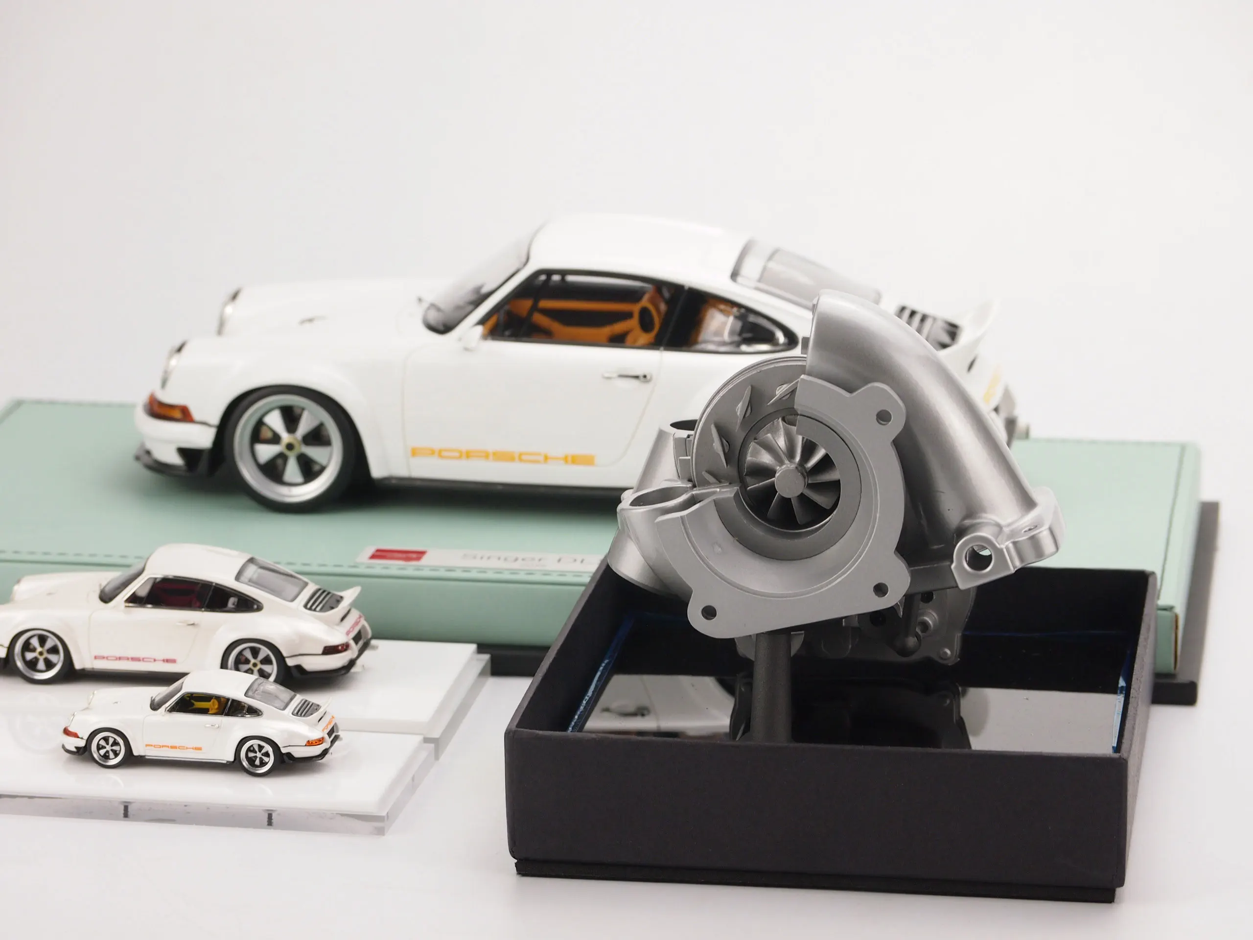 

Limited Collection VTG Turbocharger Cutaway Model Alloy Material Movable Fan Blades