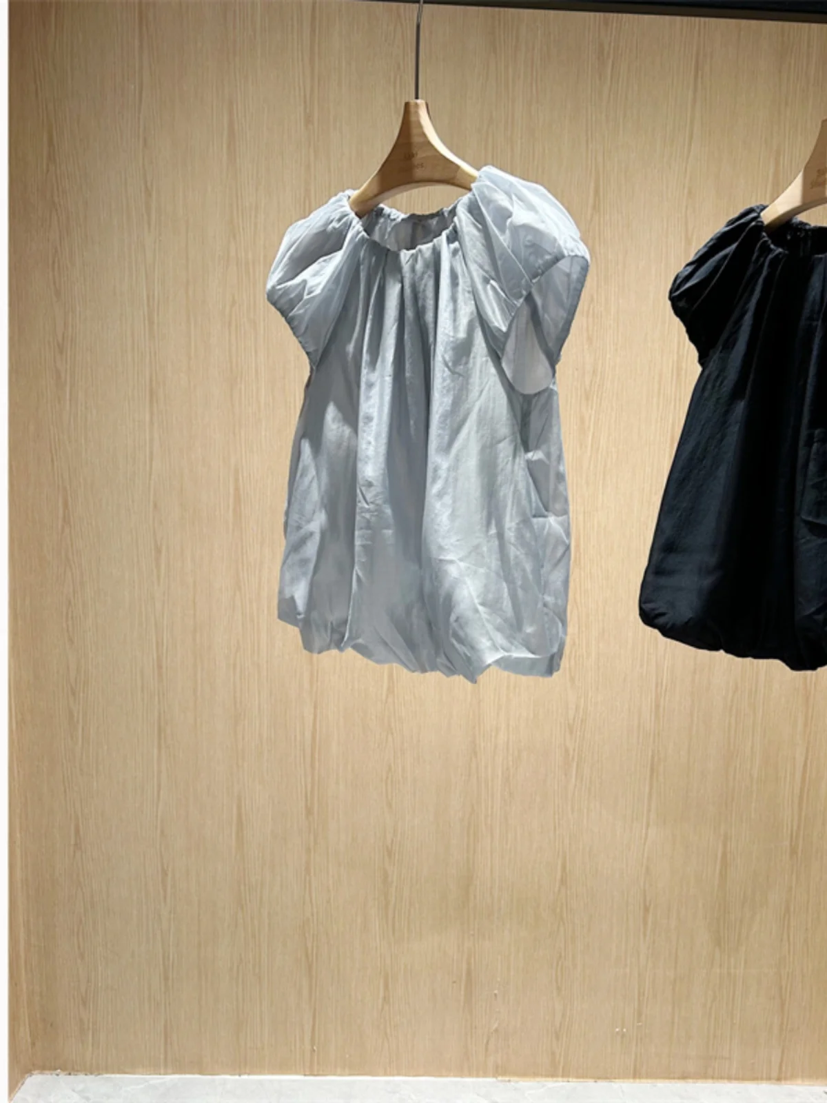 Design Sense 24 Summer New Fashionable Pleated Cover Shoulder Sleeve Puffy Clouds Fairy Sle Solid Top Women