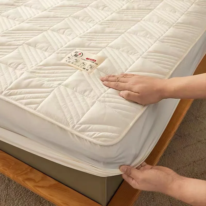 

High Quality Soy Fibre Quilted Mattress Cover 100% Cotton Customized Quilting Bed Cover Not Including Pillowcase
