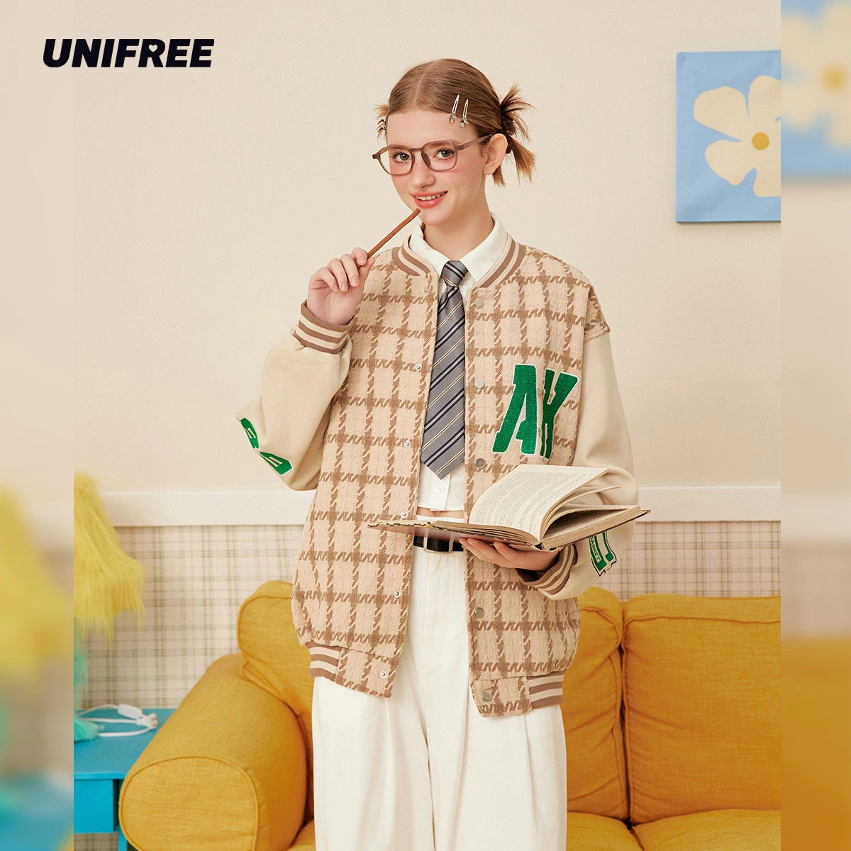 

UNIFREE Vintage Khaki Tartan Baseball Uniform for Women Autumn Loose Casual Versatile Jackets Trend Preppy Coat