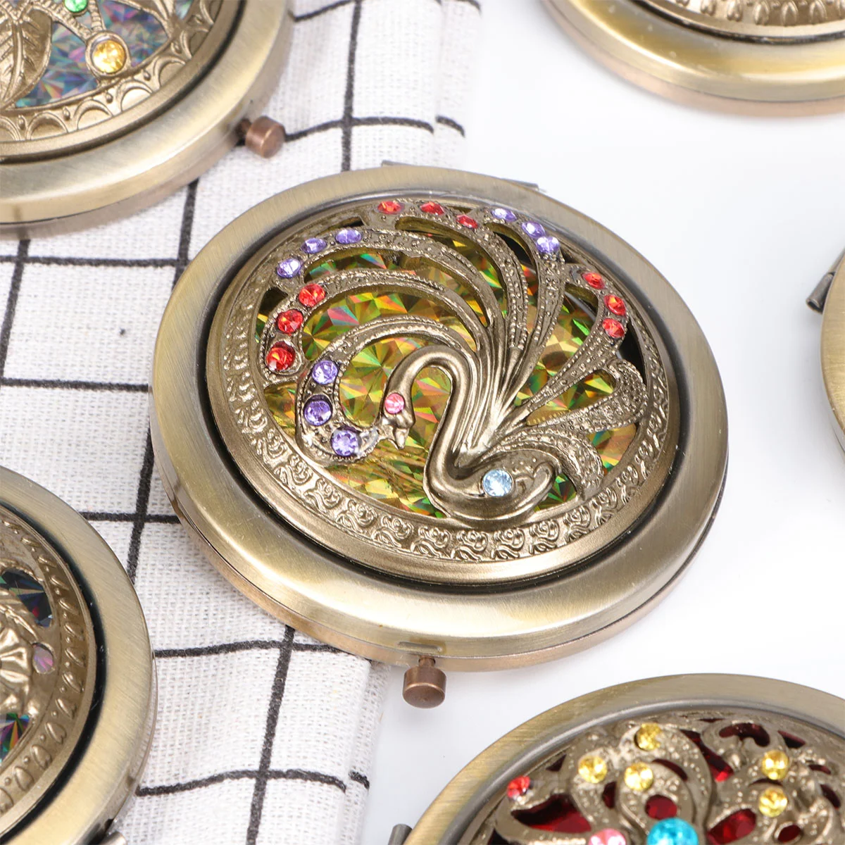 

Mirror Makeup Pocket Compact Folding Purse Minitravelvintage Roundvanity Double Metal Rhinestone Foldable Diamond Women Sided