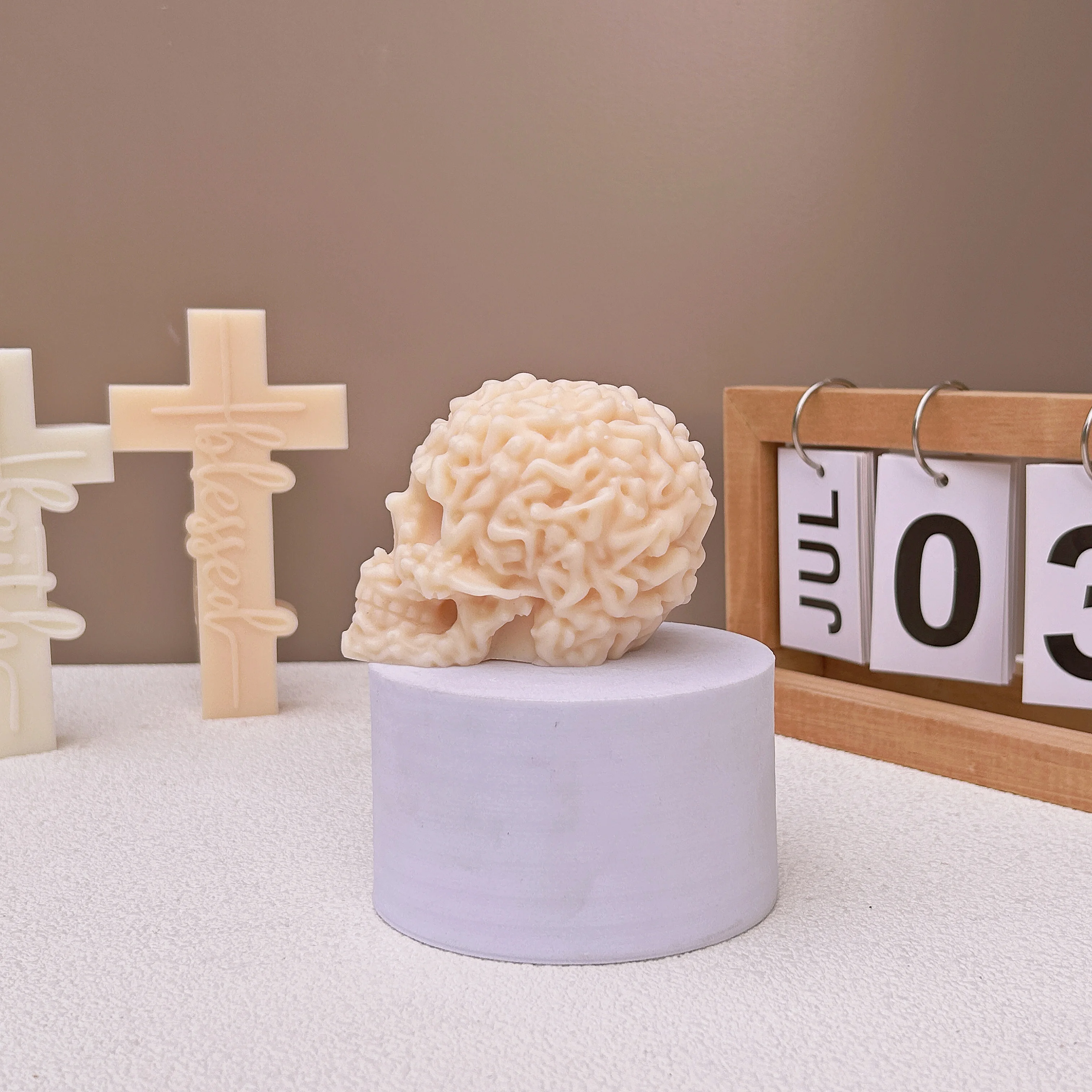 Силиконовая форма в виде головы черепа и свечи большого размера штукатурка для