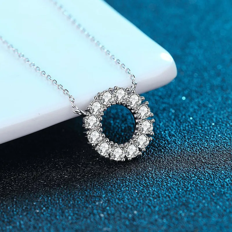 

S925 Silver Round Full Diamond Necklace Light Luxury Temperament Simple Clavicle Chain girl 0.3ct Mosanite Pendant Fine Jewelry