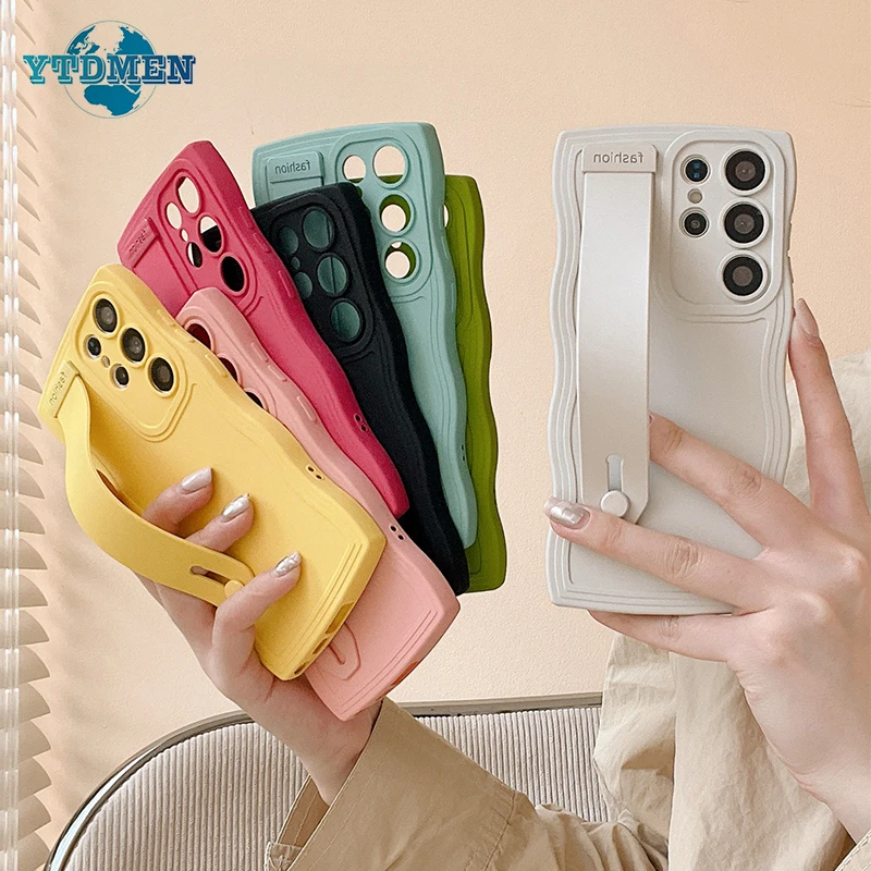 

Wristband Bracket Wavy Phone Case For Samsung Galaxy S20 S21 FE S23 A54 A31 A51 A32 A23 A52 A72 Silicone Soft Protective Cover