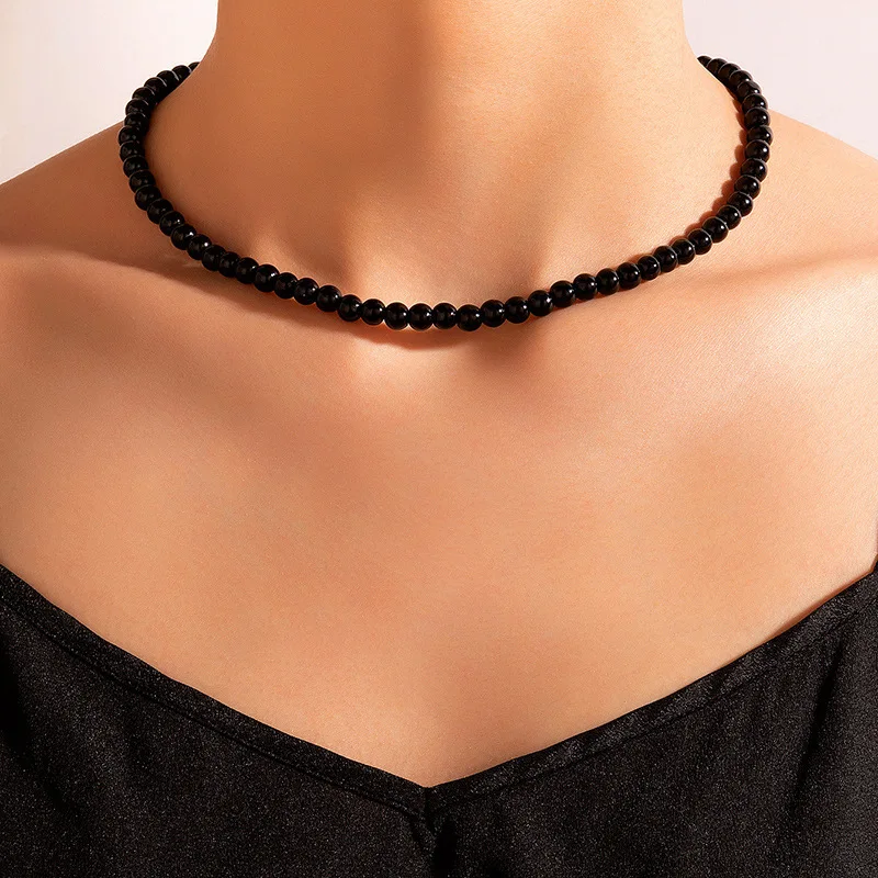 

New 2022 Black Beaded Single Layer Necklace Geometric Rice Bead Clavicle Chain