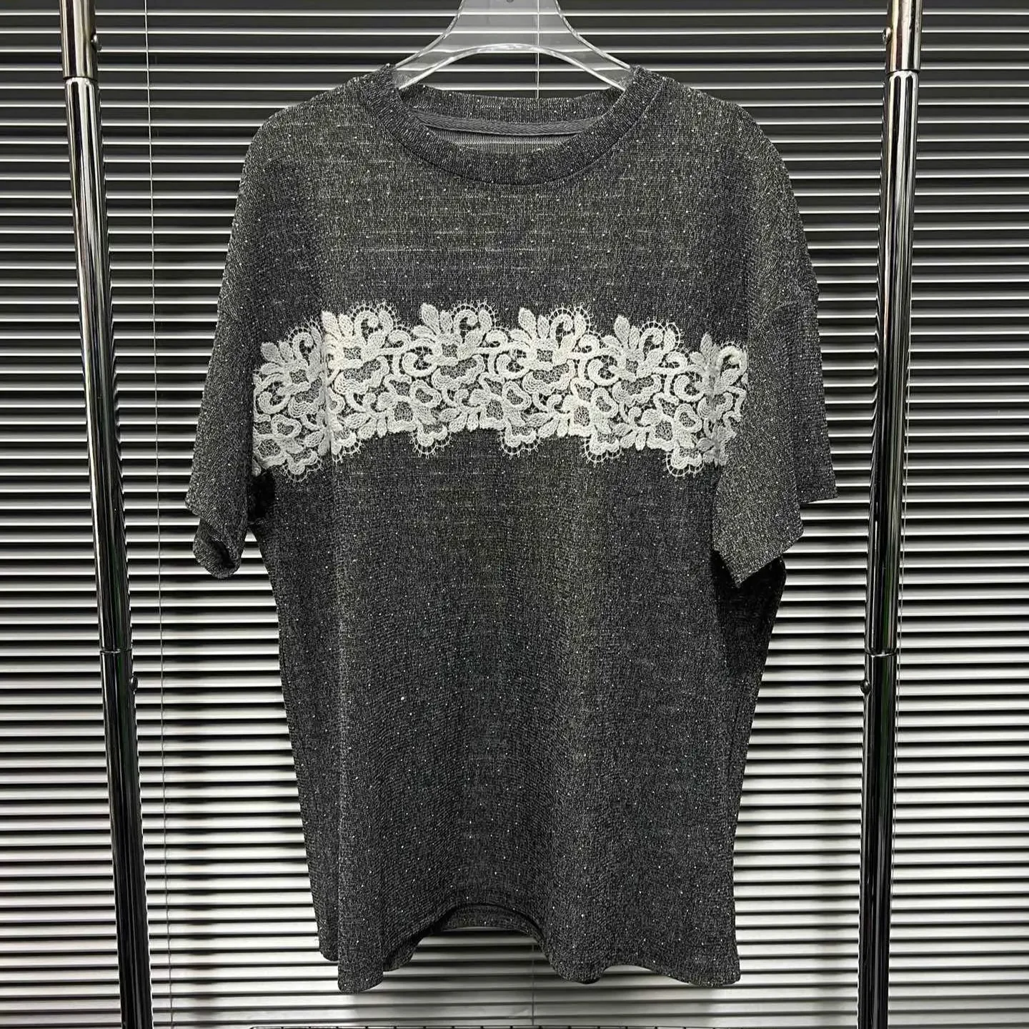 Новинка лета 2024 модная брендовая Современная кружевная свободная футболка без