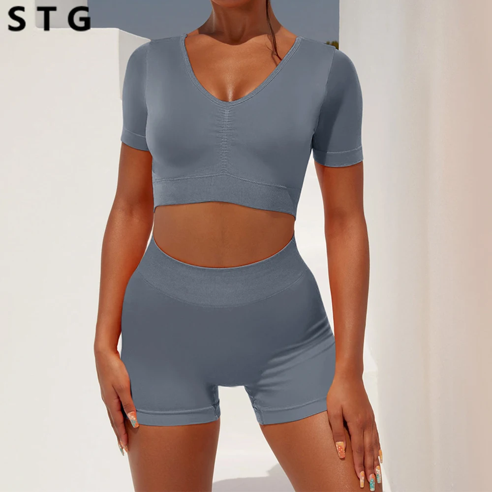 

Two Piece Yoga Set Women Seamless Gym Set Push Up Sport Suit 2PCS Women Sportswear Workout Clothes Gym Clothing High Waist Short