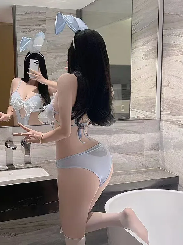 Сексуальный соблазнительный женский комбинезон с тремя точками и бабочкой