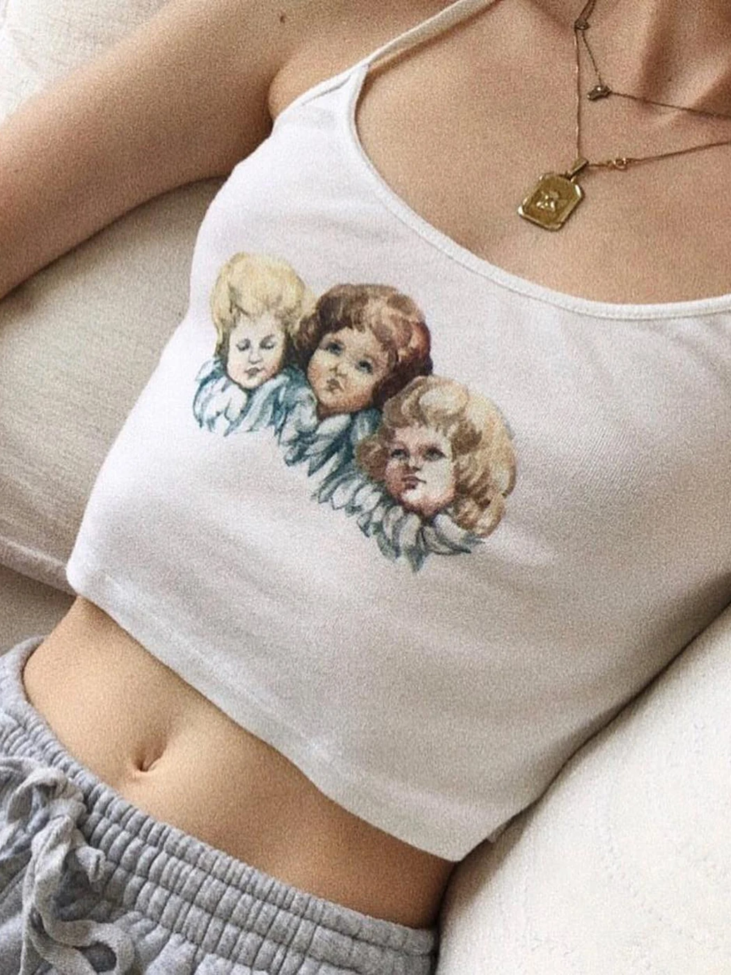 

Пиратское любопытство 2022 пикантный укороченный топ с принтом ангела женский летний хлопковый мягкий тонкий Топ Без Рукавов уличная одежда ...