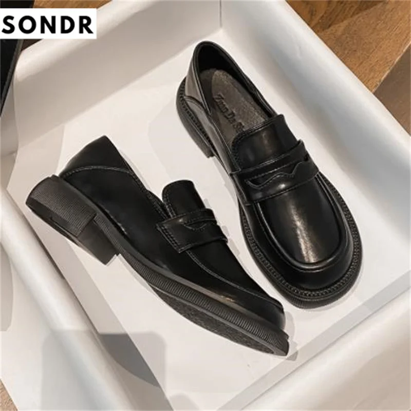 

Black leather shoes women England 2022 spring and Autumn new retro flat single loafers large size women's shoes 41 a 43
