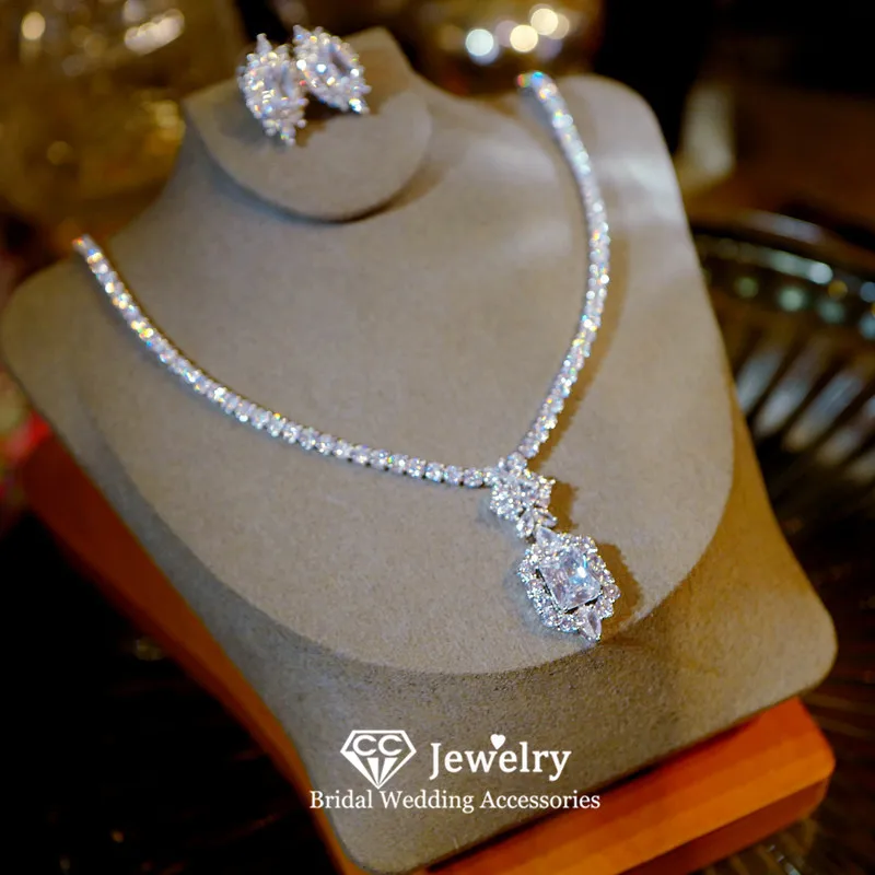 

CC Shining Necklace Earrings Set Women Accessories Wedding Bijoux Bridal Jewellery Engagement Jewelry Sets 2 PCS Party CCAS221