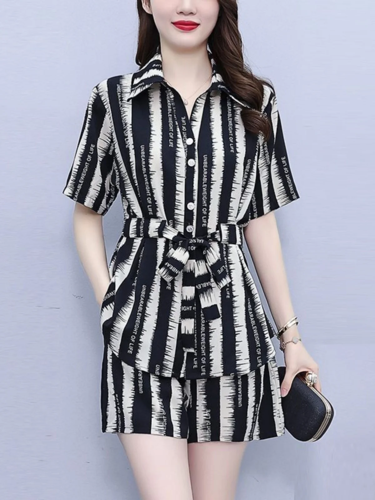 Летний женский комплект из двух предметов облегающий топ с отложным воротником и