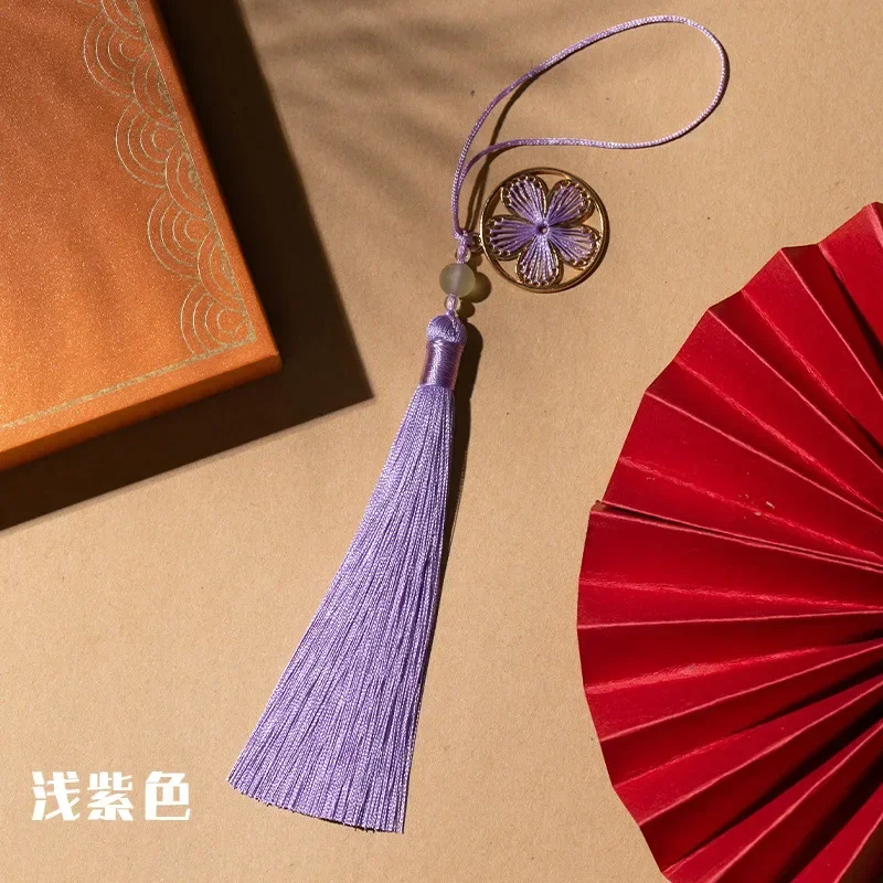 

Цветковые кисточки из полиэстера