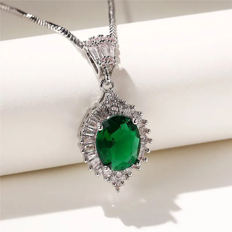 

Collier En Cristal Esthétique Vert/blanc Pour Femmes Pendentif De Tempérament, Accessoires Pour Anniversaire, Bijoux Magnifiques